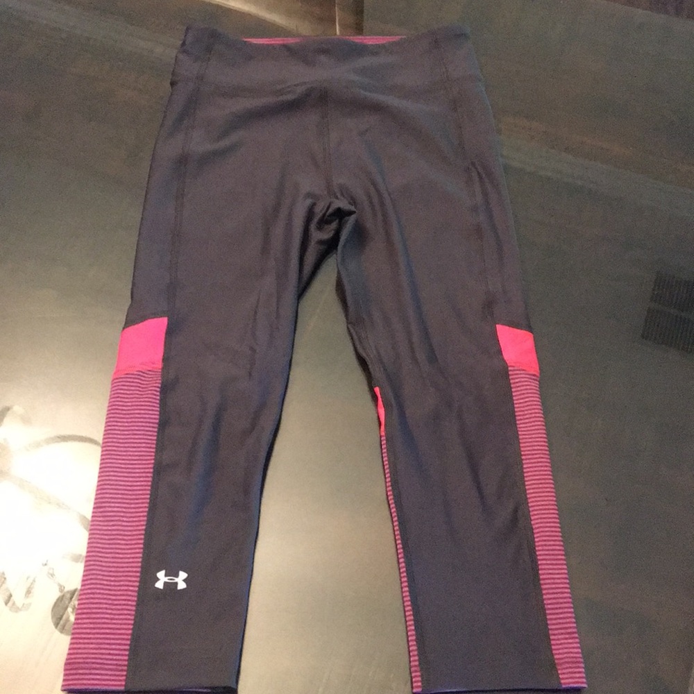 Under Armour compression legging capris